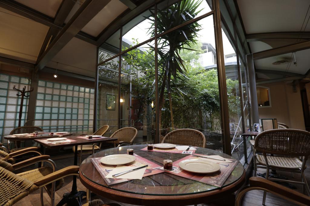 Hôtel Au Petit Caporal Maisons-Alfort Exterior foto